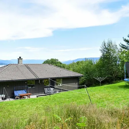 Beautiful In Bjoa With House A Mountain View * Utbjoa