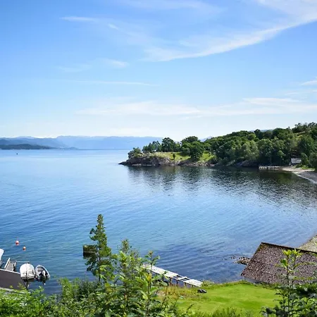 Prázdninový dům 3 Bedroom Stunning In Bjoa Utbjoa