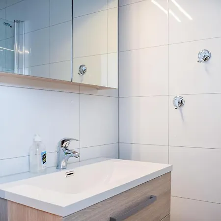 Dom wakacyjny 3 Bedroom Stunning In Bjoa Utbjoa